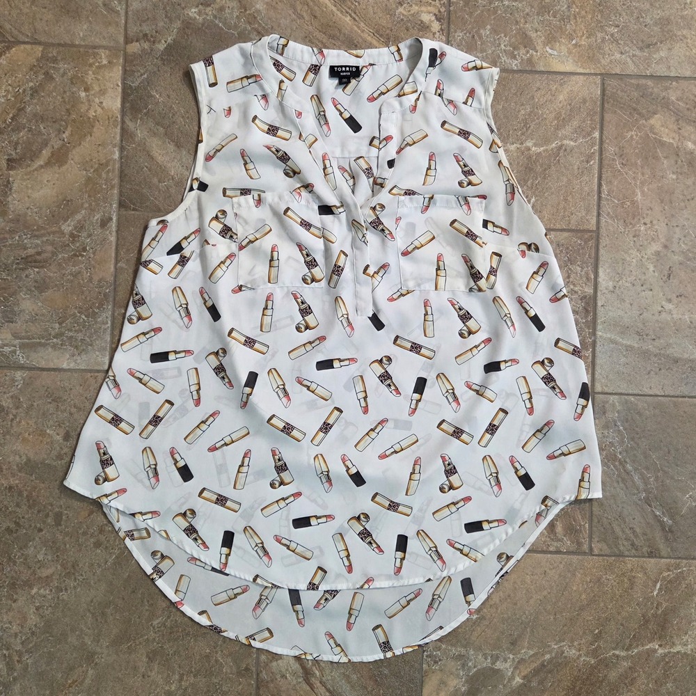 Torrid Harper Lipstick Print Sleeveless Blouse White Plus Size 00 M/L V-Neck Top